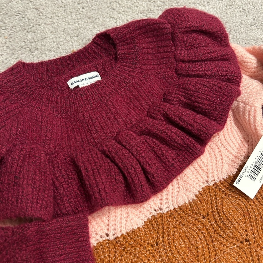 Amazon essentials 2T sweater - Picture 2 of 5